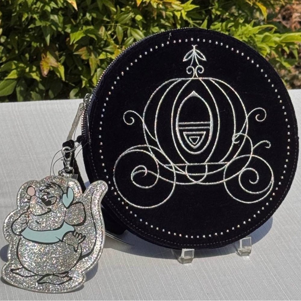Danielle Nicole velour Cinderella carriage clutch RARE!!!